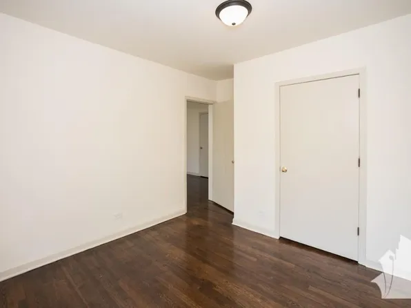 5732 N Winthrop Ave #14, Chicago, IL 60660