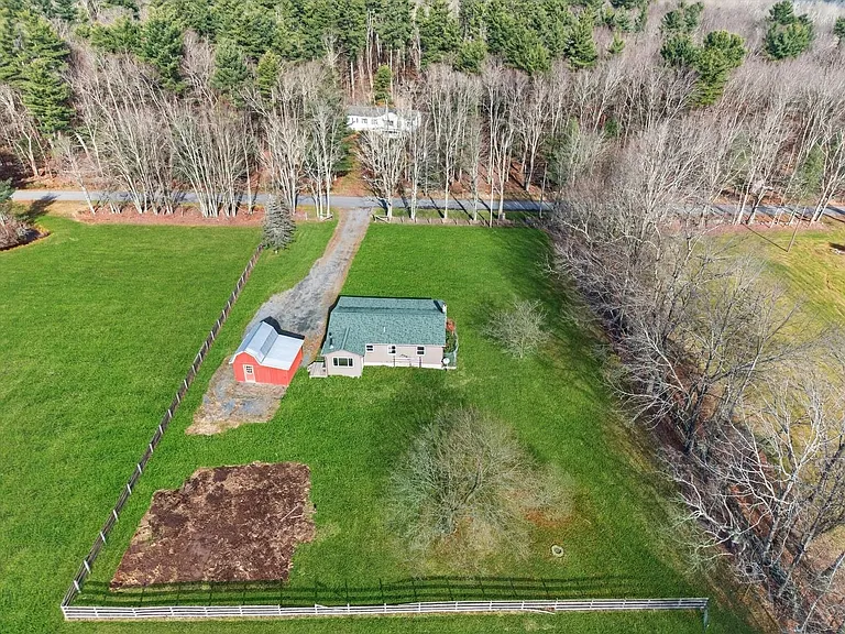 42 Butrick Rd #O — Photo 11