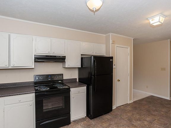 5th image of 4942 Pinewood Dr
