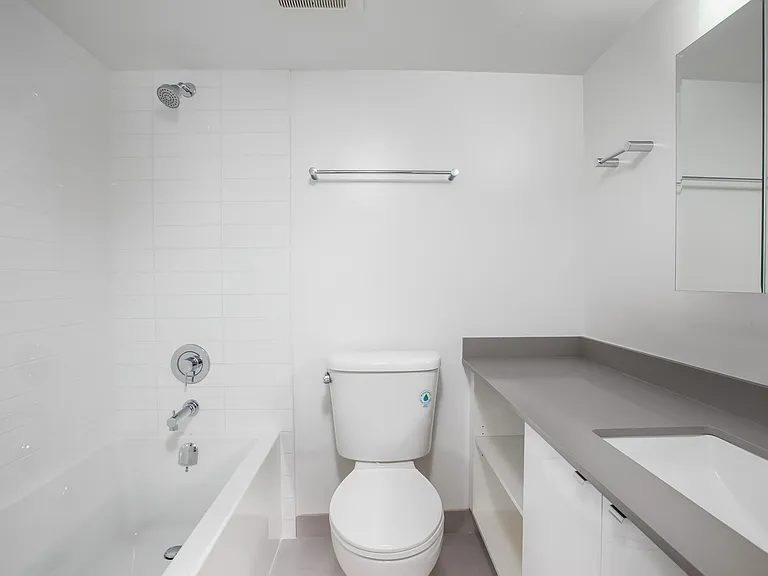 1160 Haro St #303 — Photo 11