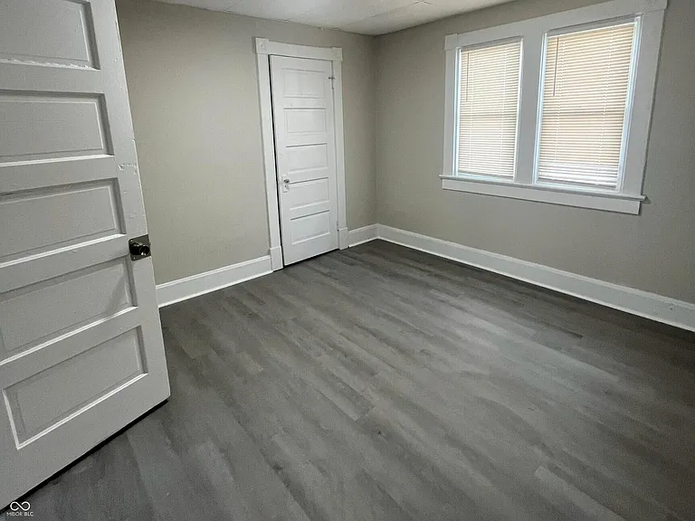 351 Congress Ave — Photo 16