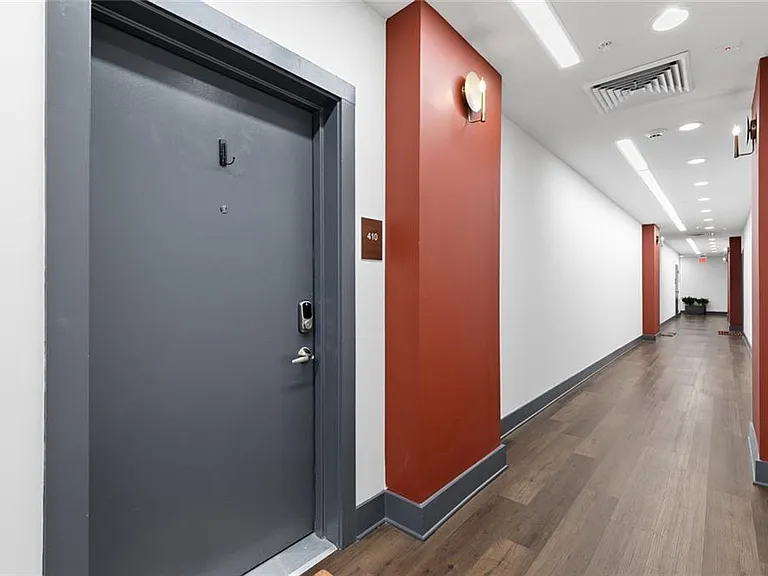 112 Rogers St NE #410 — Photo 3