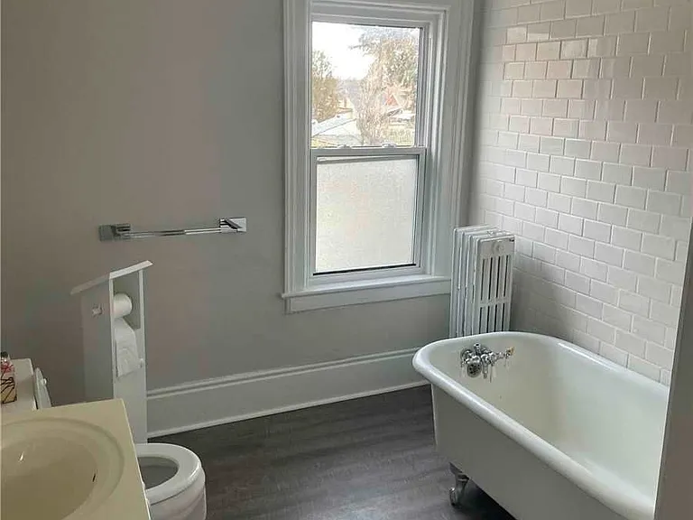 178 Adelaide Ave E #3 — Photo 9