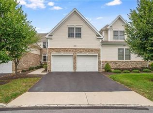 300 Inverness Cir, Easton, PA 18042