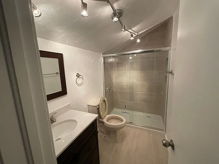 11140 Stratford Dr #12 — Photo 19
