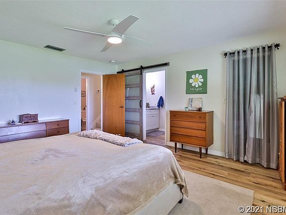 4th image of 2 Lake Fairgreen Cir