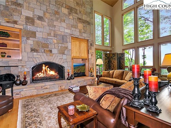 4th image of 1124 Cottage Crest