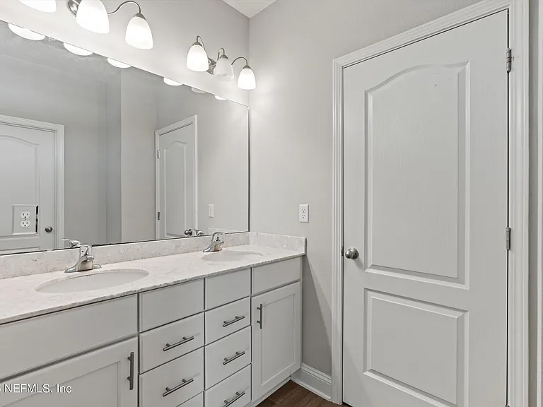21 Creekmore Dr — Photo 15