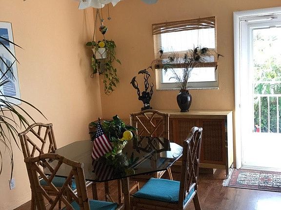 3rd image of 505 NE 20th Ave APT 212
