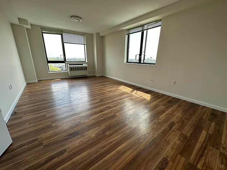 2763 Morris Ave #803 — Photo 4