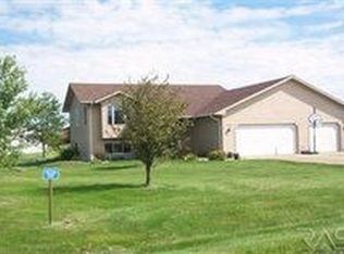 46908 Daggett Pl, Lennox, SD 57039