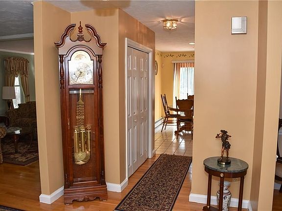 Front entrance foyer