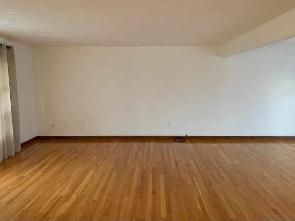 2nd image of 1524 Carnegie Dr