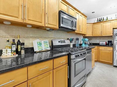 4755 39th Pl APT 2E, Long Island City, NY, 11104