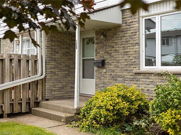 3rd image of 18 Oakhill Dr #12B