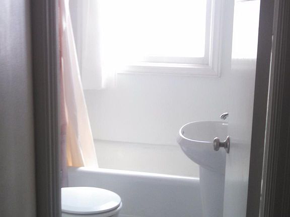 3rd image of 447 S 8th St