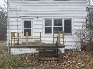 854 Lovers Ln, Akron, OH 44306