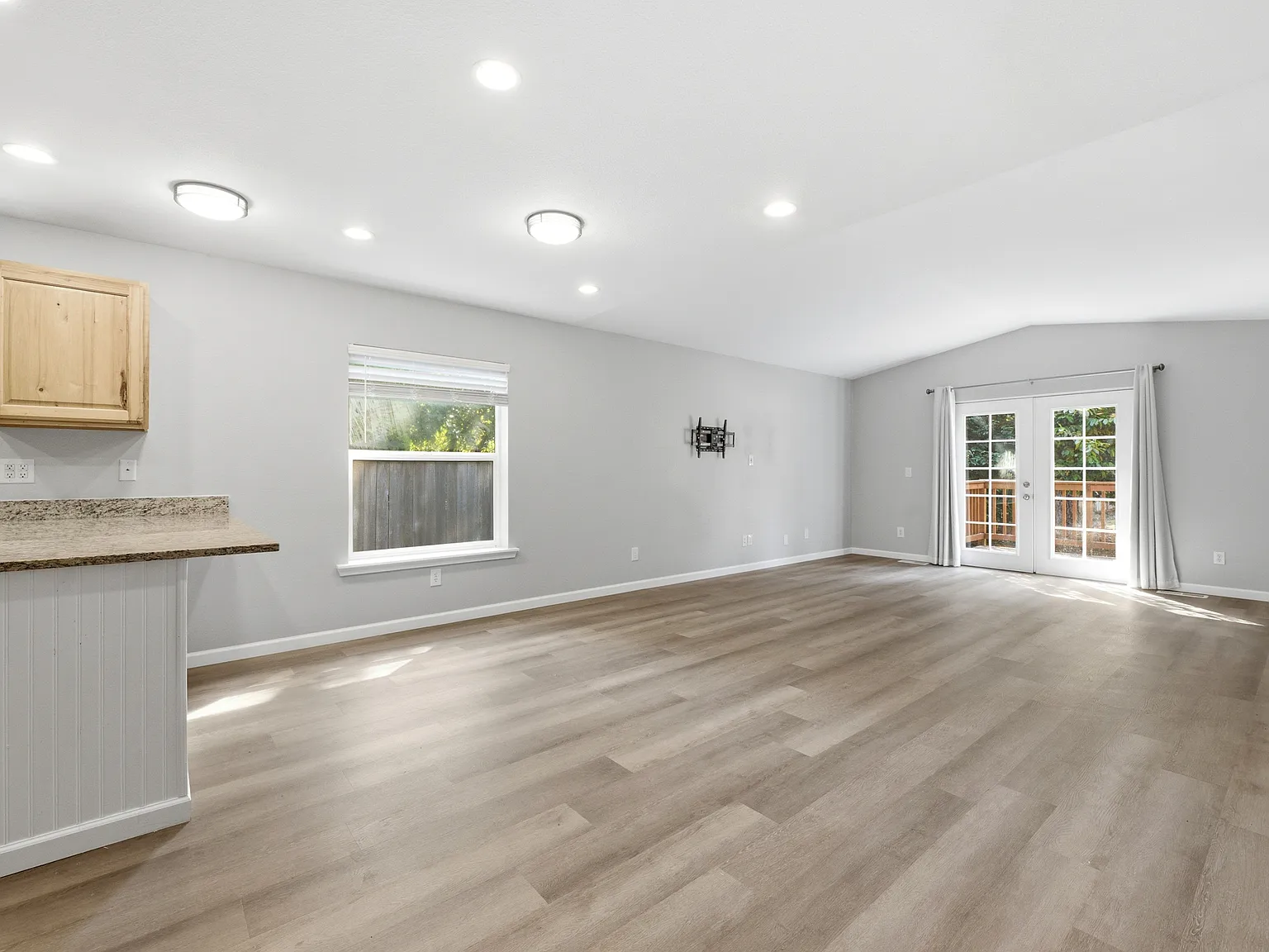 3 bed, 1264 sqft, $2,700 — Photo 4