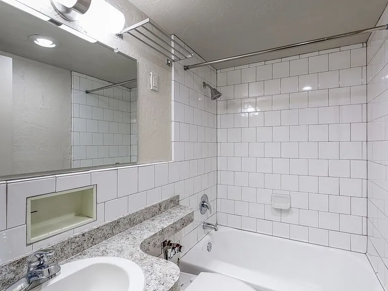 515 W Sprague Ave #515 — Photo 7