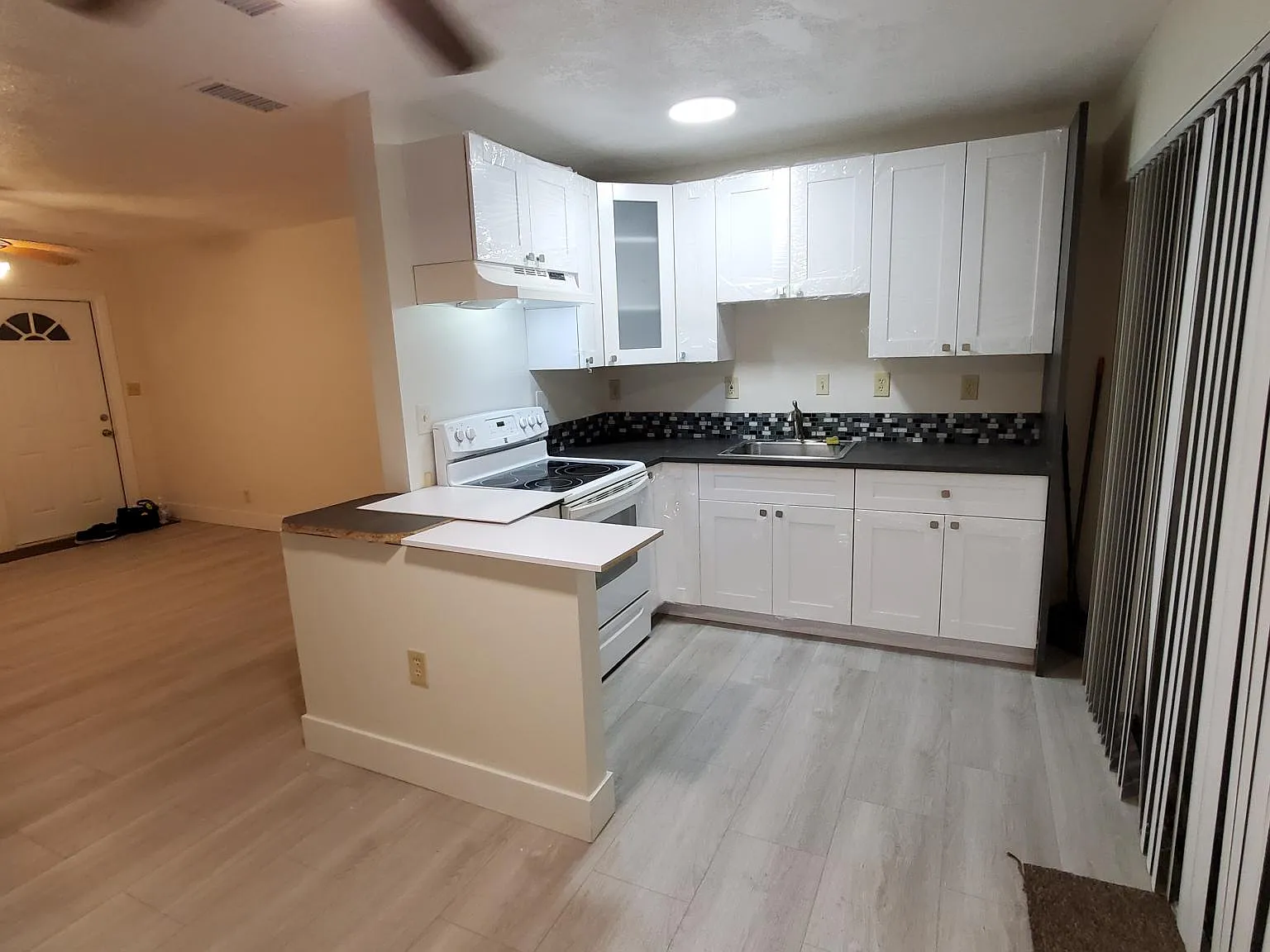 4140 NE 3rd Ave — Photo 4