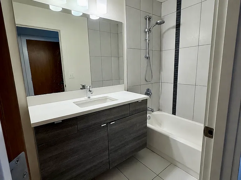 2516 S Dearborn St — Photo 11