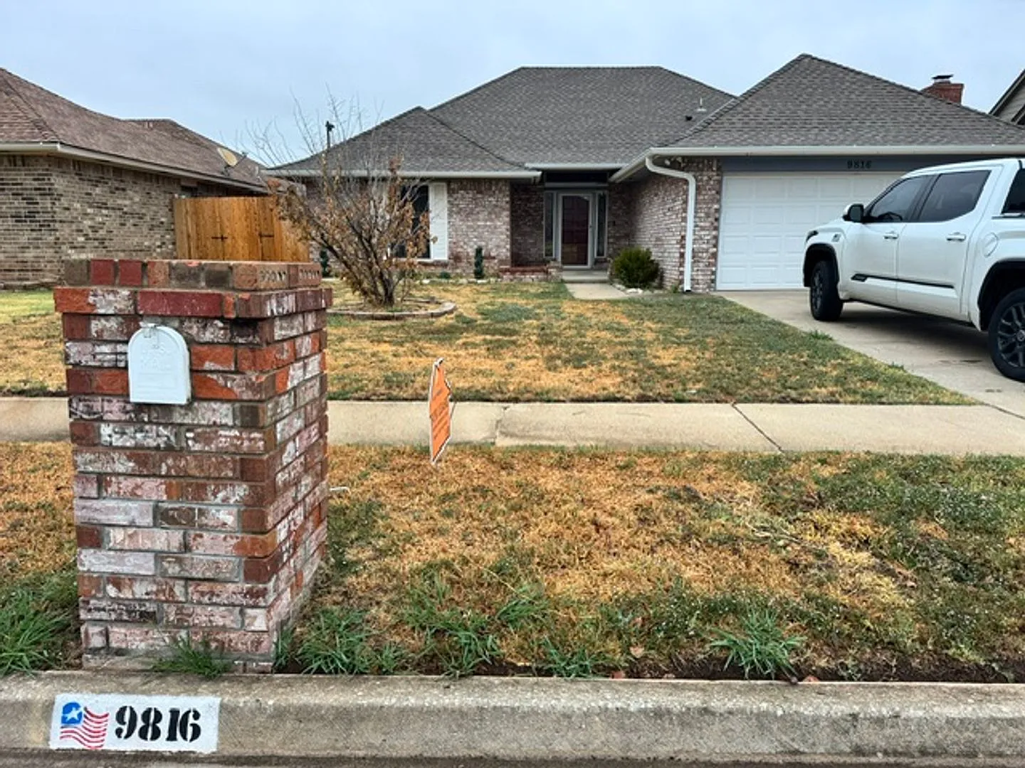 3-bedroom 2 baths in Moore Schools! — Photo 2