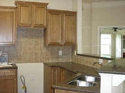 Kitchen w/ quartz countertops