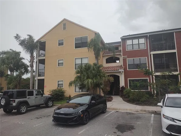 11901 4th St N APT 12201, Saint Petersburg, FL 33716