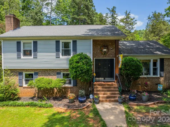 7508 Limerick Dr, Charlotte, NC 28270