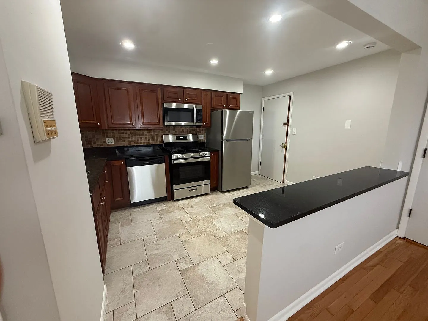 4438 S. Prescott Avenue — Photo 2