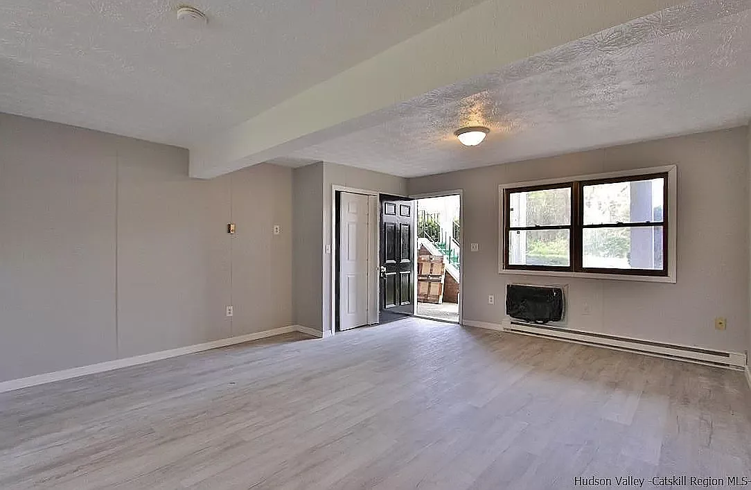 Studio, 750 sqft, $1,100 — Photo 2
