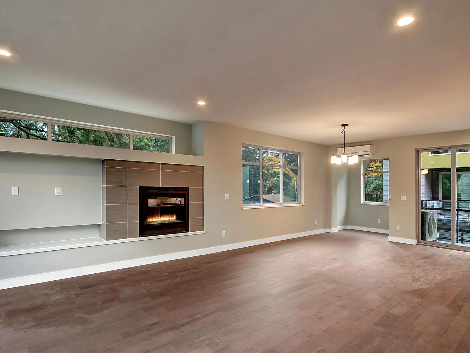 4 bed, 3.5 bath, 2035 sqft, $4,800 — Photo 2