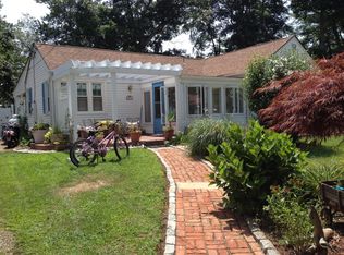 18 Sea View Ave, Niantic, CT 06357