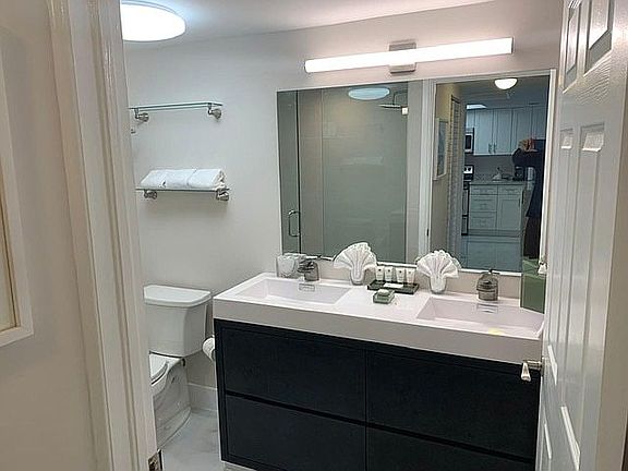 4th image of 2951 S Bayshore Dr #507
