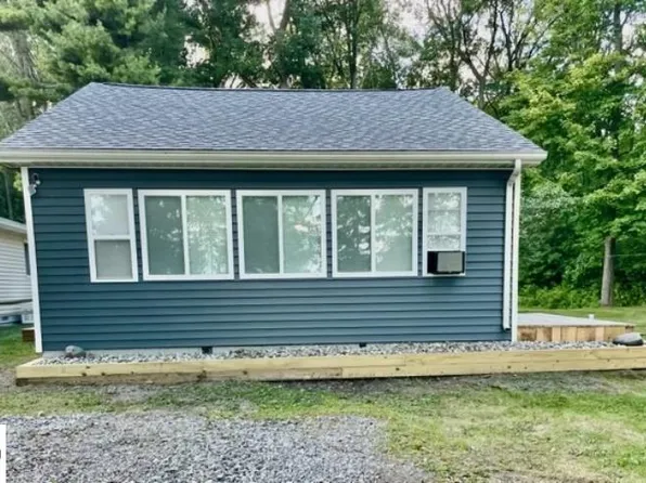 399 N Huron Rd, Au Gres, MI 48703