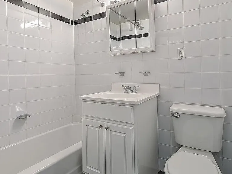 305 E 86th St #21LW — Photo 5