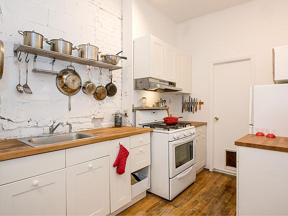 2nd image of 186 E 2nd St #2A