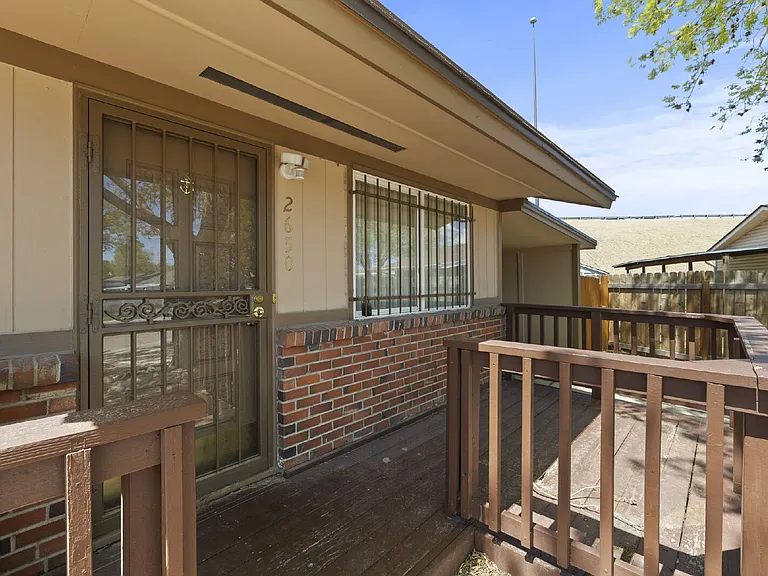 2650 Willard Dr — Photo 3