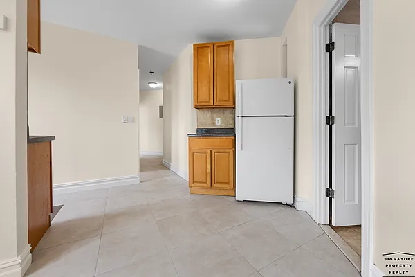 Rented by Signature Property Realty | media 16