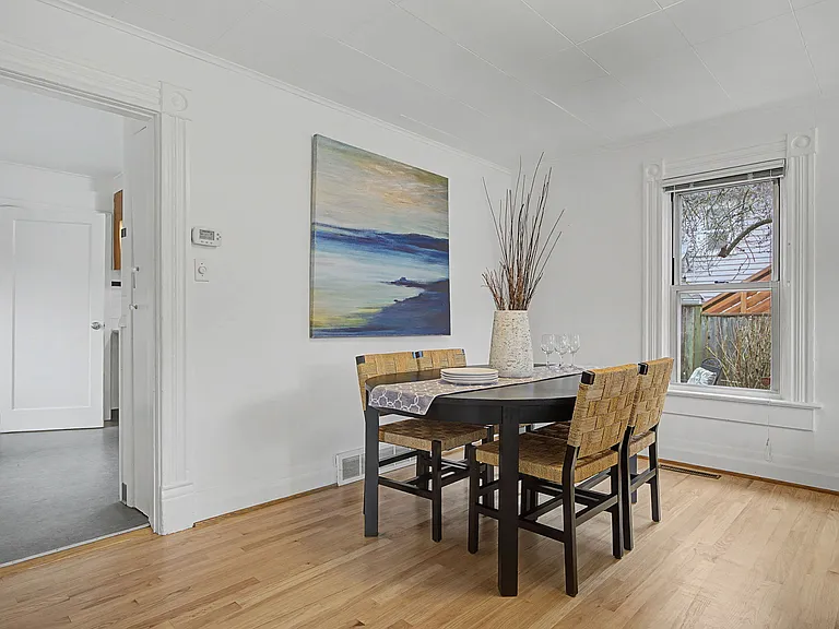 2220 SE Yamhill St — Photo 32