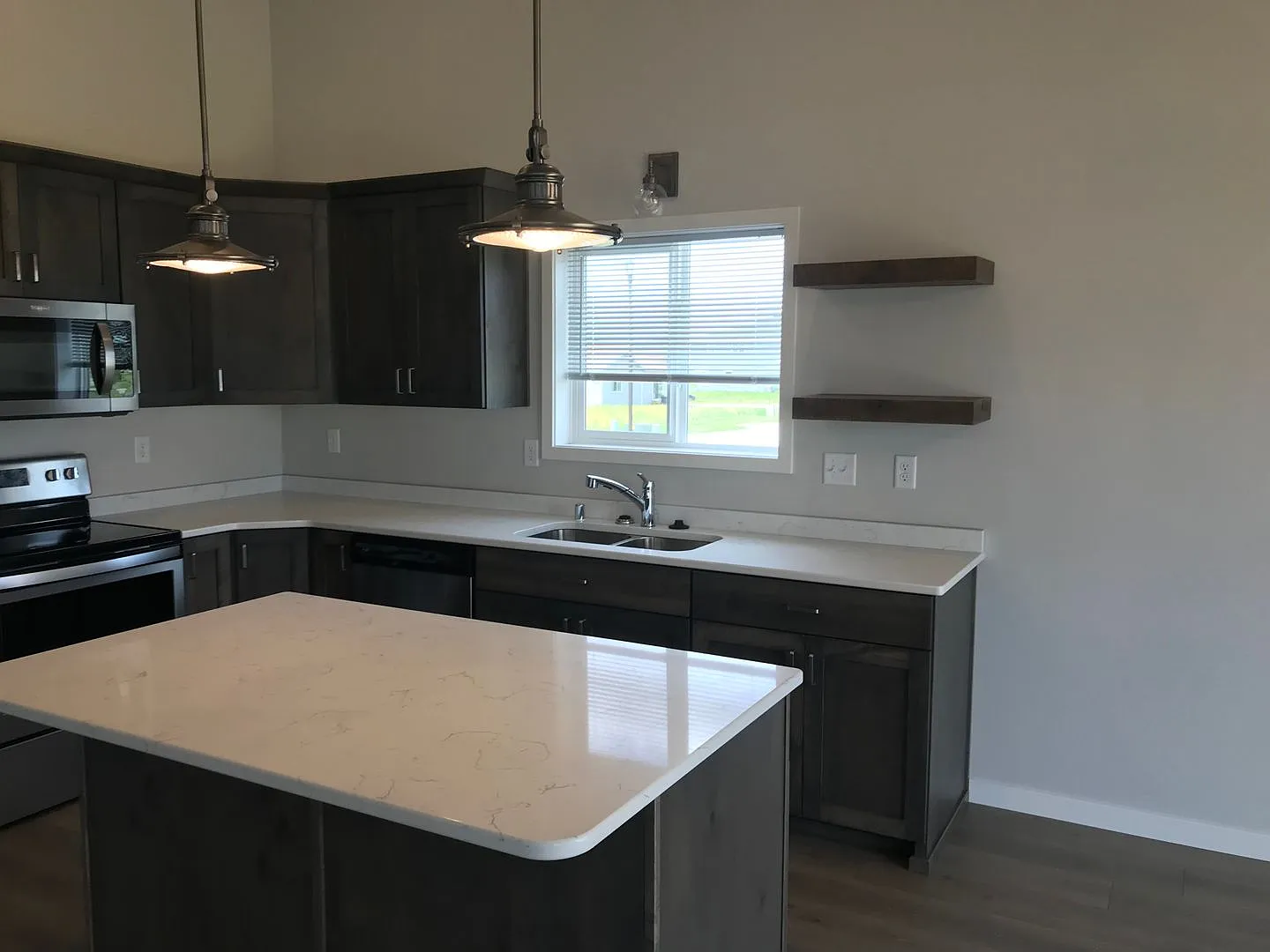 3 Bed 3 Bath Single Family Home — Photo 3