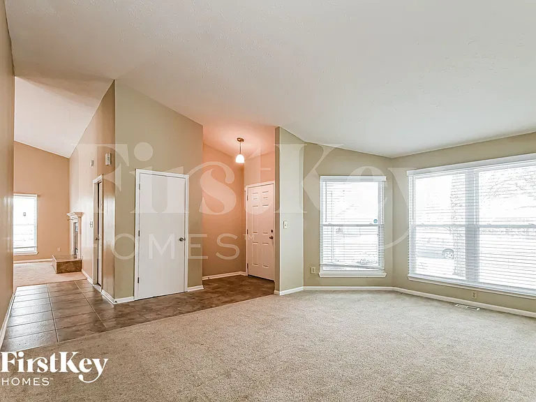 7427 Cobblestone West Dr — Photo 3