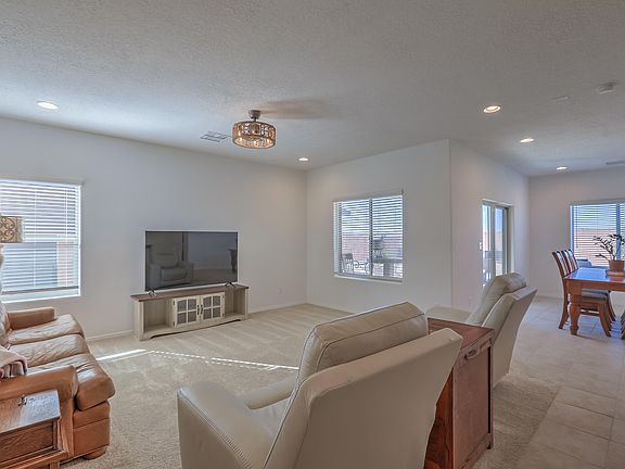 4th image of 233 Spectrum Ave SW