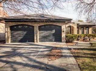 457 Stratford Rd, Des Plaines, IL 60016