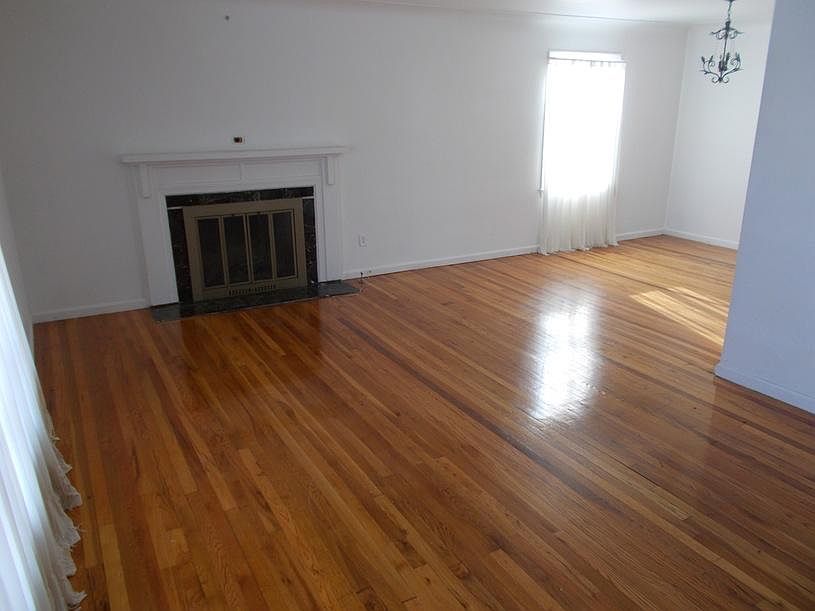 2nd image of 614 Chandler St