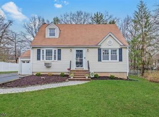 6 Woodcrest Rd, Whippany, NJ 07981
