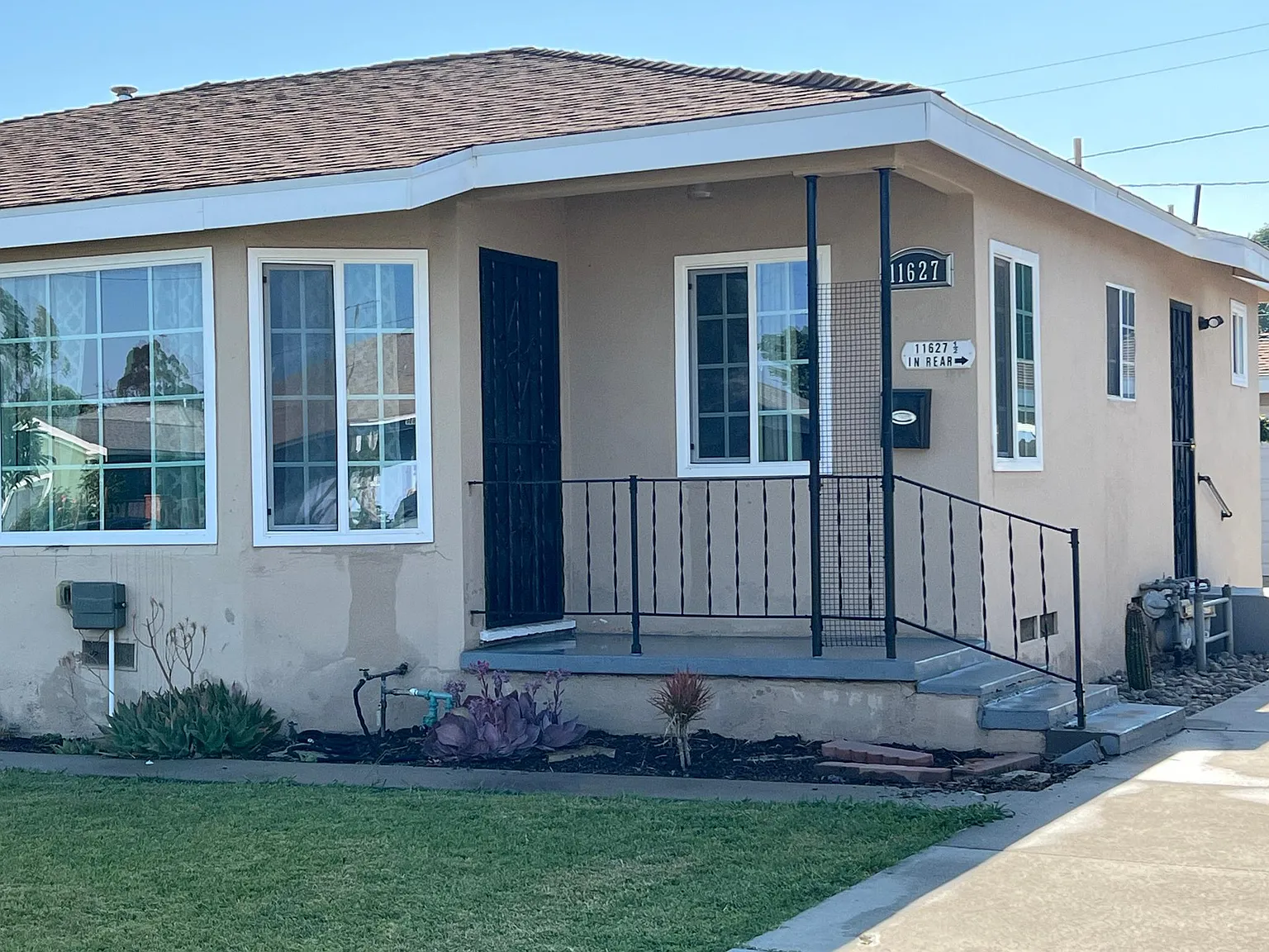 1 bed, 900 sqft, $2,100 — Photo 2