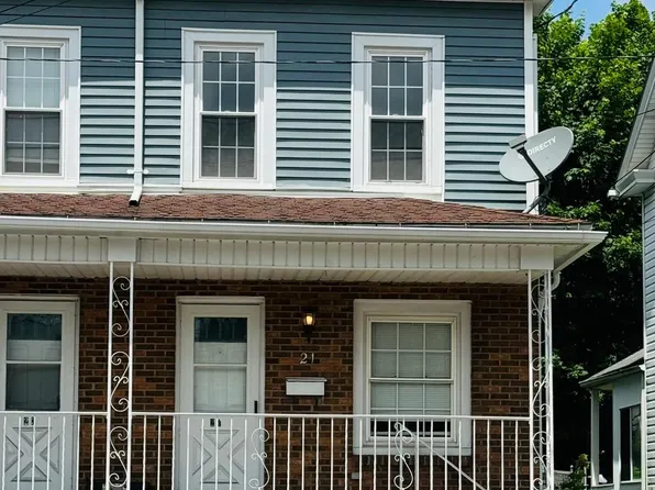 21 W Grand Ave, Tower City, PA 17980