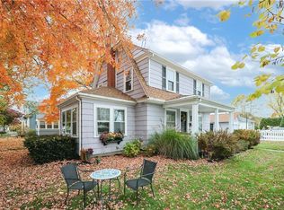 15 Burt St, Warwick, RI 02886