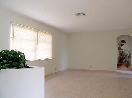 3rd image of 6844 S Congress Ave